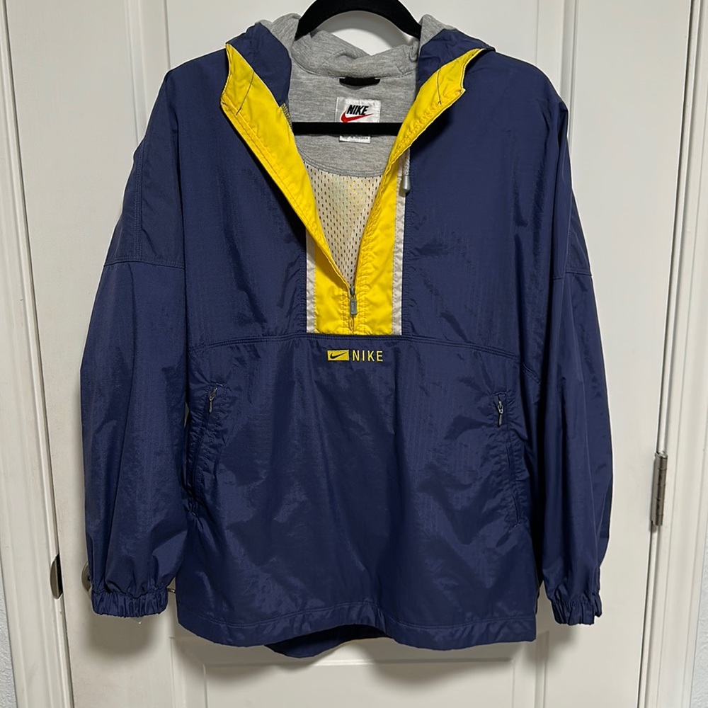 Nike Vintage Men’s Windbreaker Size Small